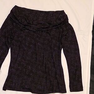 Longsleeve rounded neckline top